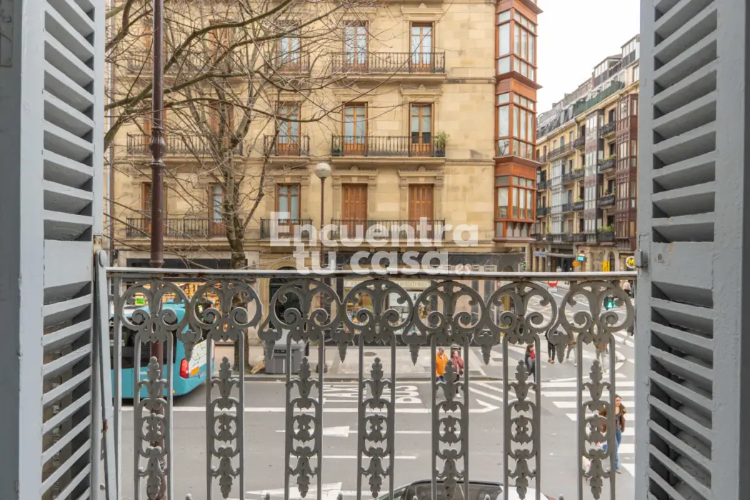 vistas-Piso-en-venta-san-martin-san-sebastian-donostia-centro-611-inmobiliaria-encuentratucasa-es